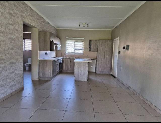 2 BEDROOM APARTMENT FOR SALE IN LILIANTON